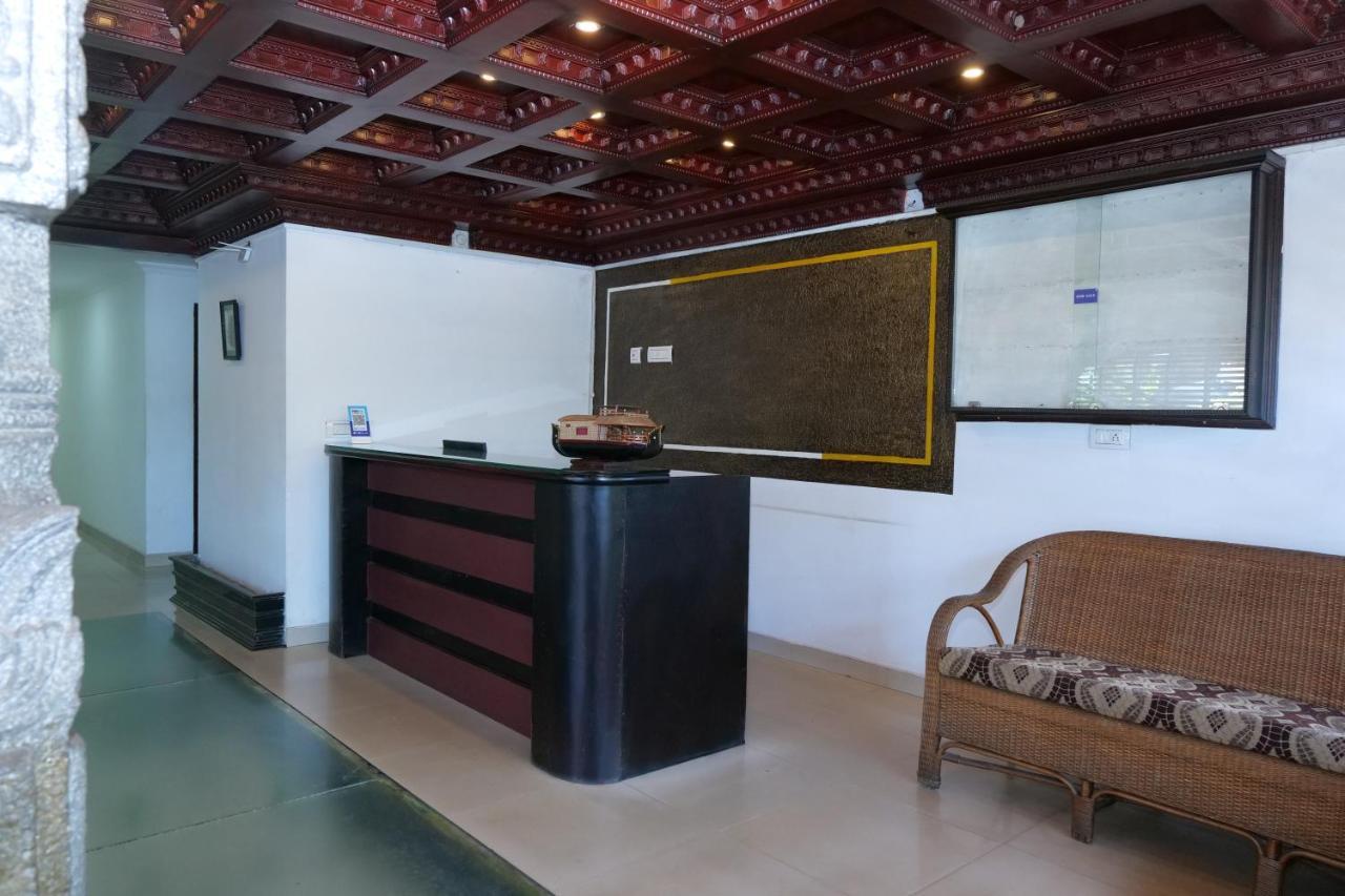 Hotel Lumiere Alappuzha Екстер'єр фото