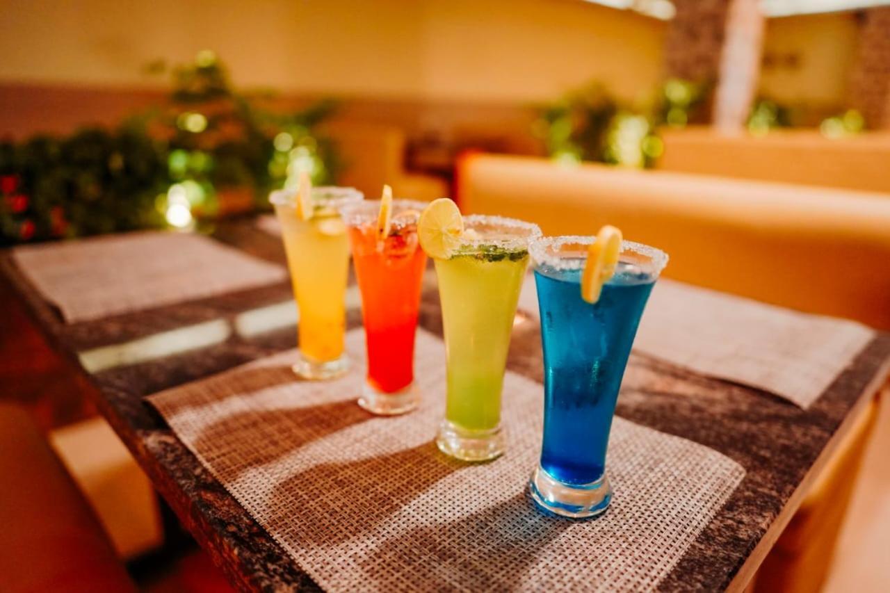 Hotel Lumiere Alappuzha Екстер'єр фото